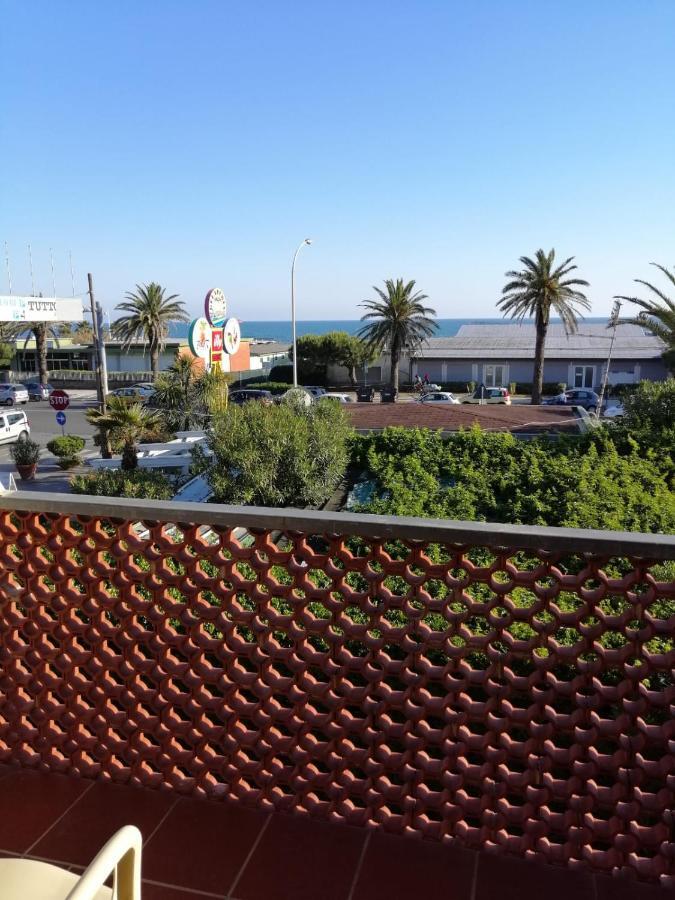 Paradiso Marina Di Carrara Exterior photo